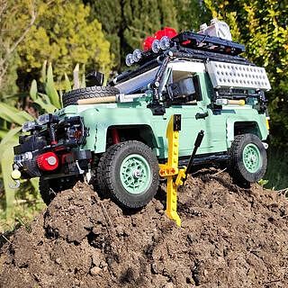 LEGO® ICONS™ Land Rover Classic Defender 90