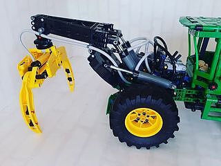 LEGO® Technic™ John Deere 948L-II Skidder