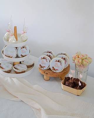 27 Cupcakes photo