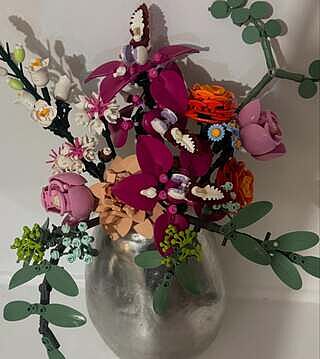 LEGO® Botanicals Pretty Pink Flower Bouquet