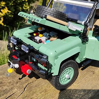 LEGO® ICONS™ Land Rover Classic Defender 90