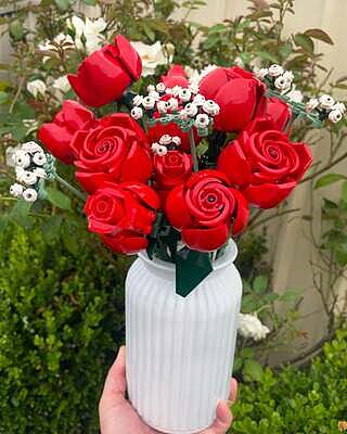 LEGO® ICONS™ Bouquet of Roses