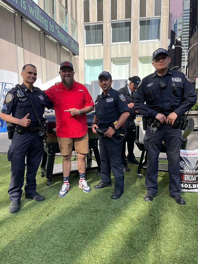 Today, we honor the brave men and women who answer the call when we need them most. Thank you to all first responders for your courage, sacrifice, and service 🇺🇸