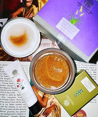 Walnut Facial Gel Scrub