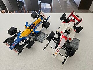 LEGO® ICONS™ Williams Racing FW14B & Nigel Mansell