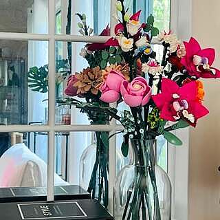 LEGO® Botanicals Pretty Pink Flower Bouquet