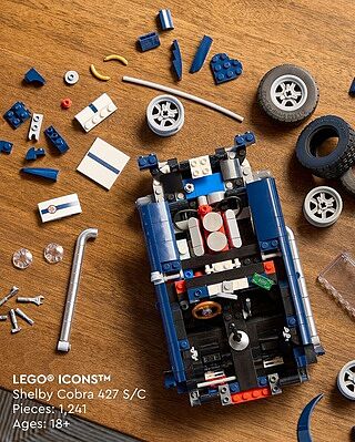 LEGO® ICONS™ Shelby Cobra 427 S/C