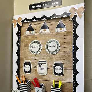 65' Black with White Polka Dots Rolled Scalloped Bulletin Board Borders