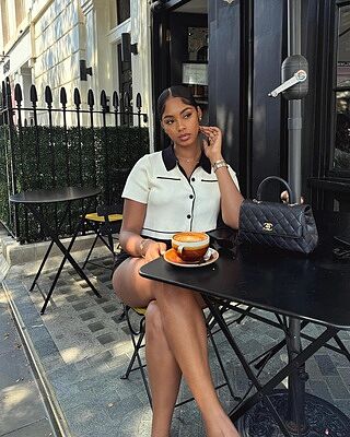 CROPPED KNIT CONTRAST TRIM TOP