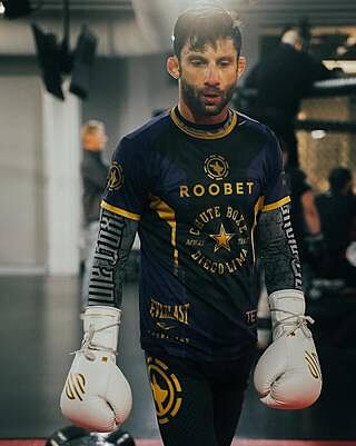 Gold Strike Professional Lace Up Boxing Gloves