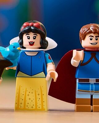 LEGO® Disney™ Snow White and the Seven Dwarfs Cottage