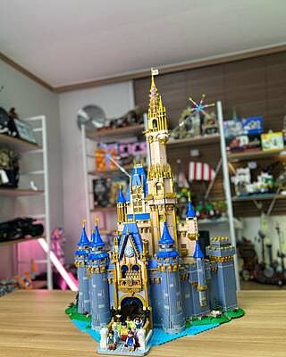 LEGO® Disney™: Disney Castle