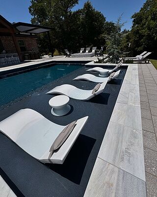 Signature Chaise
