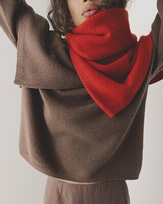 CREWNECK SWEATER