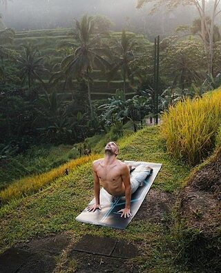 Liforme XL Mountain Yoga Mat - Black/Blue