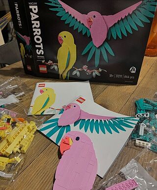 LEGO® Art The Fauna Collection – Macaw Parrots