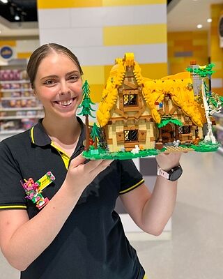 LEGO® Disney™ Snow White and the Seven Dwarfs Cottage