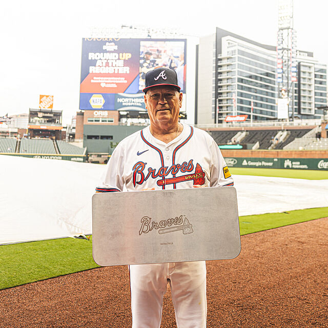 History made in Atlanta👏 Huge congratulations to #recteqfamily member Brian Snitker on his well-earned induction into the @braves Hall of Fame!!