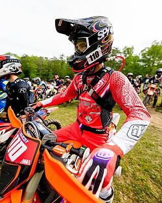 @spyoptic madman @ryderguest_ locked and loaded in the Foundation Plus goggle. From scary Pipeline to the most grueling trails possible, this man’s on it!!
#WhatsYourHappy!?