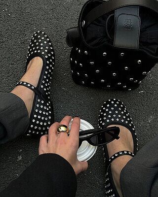 Vinetta-R Flat Shoe RHINESTONE