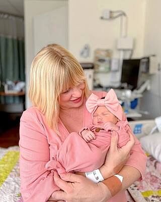 Light Rose Ribbed Bamboo Baby Knot Gown & Hat*