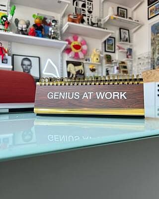 DAILY DESK PLAQUE