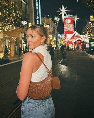 Cutie Shoulder Purse in Caramel