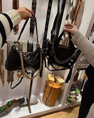 Run Bag Charm in Polished Leather - Black