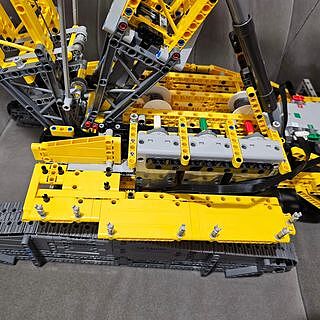 LEGO® TECHNIC™ Liebherr Crawler Crane LR 13000