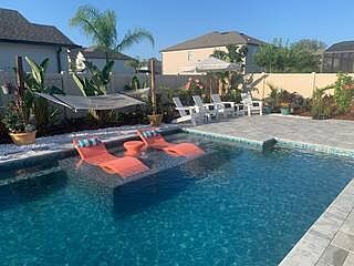 Signature Chaise