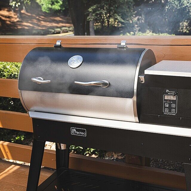 Everyone’s got their way of celebrating… this is the recteq way 💨