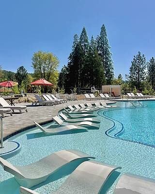 Mainstay Chaise