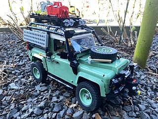 LEGO® ICONS™ Land Rover Classic Defender 90