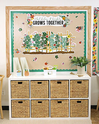 Light Wood Grain Straight Bulletin Board Borders