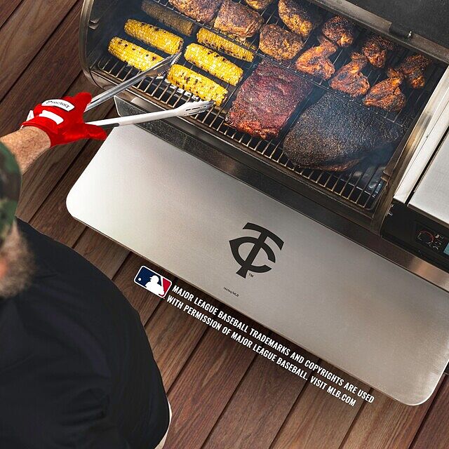 Get Your Grill in the Game 👏
New! Customize your front folding shelf with official MLB® Team logos, all 30 teams available NOW ⚾