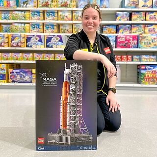 LEGO® ICONS™ NASA Artemis Space Launch System
