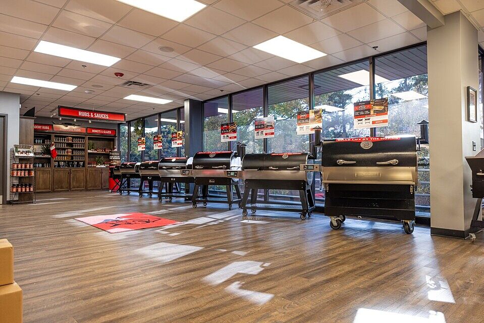 The wait is over! 🙌🙌 Our Showroom doors reopen on Thursday, November 13, and we’re kicking things off with a Grand Re-Opening celebration on Saturday, November 15! We can’t wait to welcome everyone back — come celebrate with the recteq family. We’ll see you at the recteq!