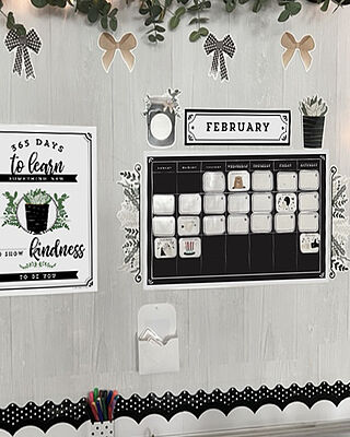 65' Black with White Polka Dots Rolled Scalloped Bulletin Board Borders