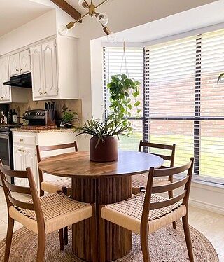 Deja Round Dining Table (46")
