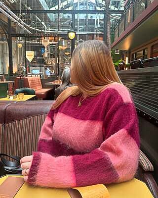 VELMA SWEATER PINK BURGUNDY STRIPE