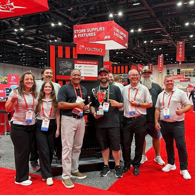 That’s a burger win on the SmokeStone 480 🏆Congrats to @alfskitchen_ on taking 1st place in Overall People’s Choice at the @acehardware show in Orlando, FL!