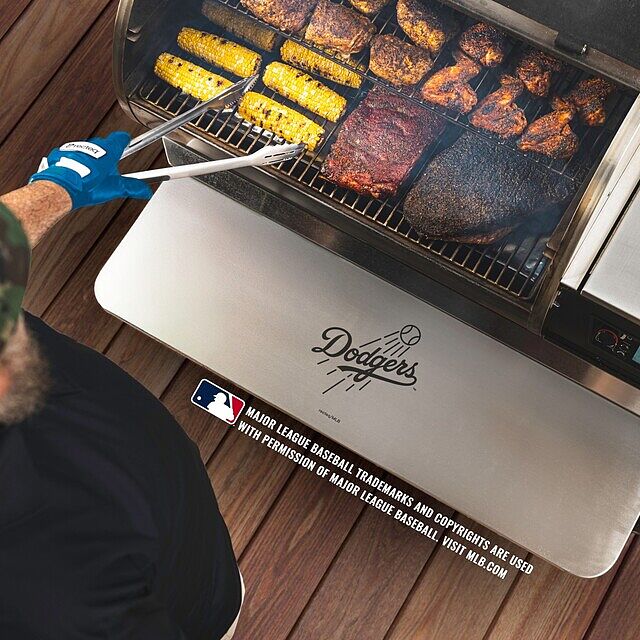 Get Your Grill in the Game 👏
New! Customize your front folding shelf with official MLB® Team logos, all 30 teams available NOW ⚾