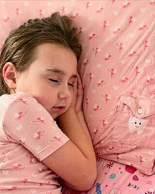 Print Foldover Pillowcase with Tooth Pouch in Baby Rose Tooth Fairy