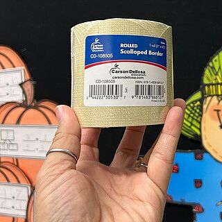 65' Linen Rolled Scalloped Bulletin Board Borders