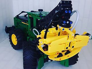 LEGO® Technic™ John Deere 948L-II Skidder