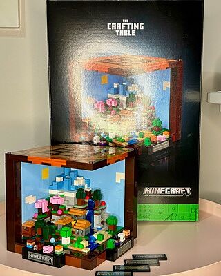 LEGO® Minecraft® The Crafting Table