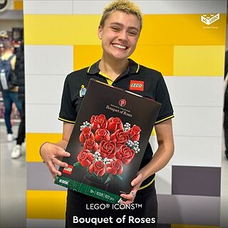 LEGO® ICONS™ Bouquet of Roses