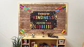 Gold Foil Scalloped Bulletin Board Borders