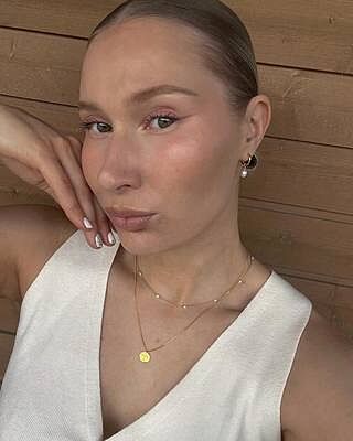 Treasure Pearl Hoops Gold