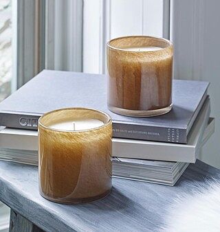 Amber Black Vanilla | Signature 15.5oz Candle